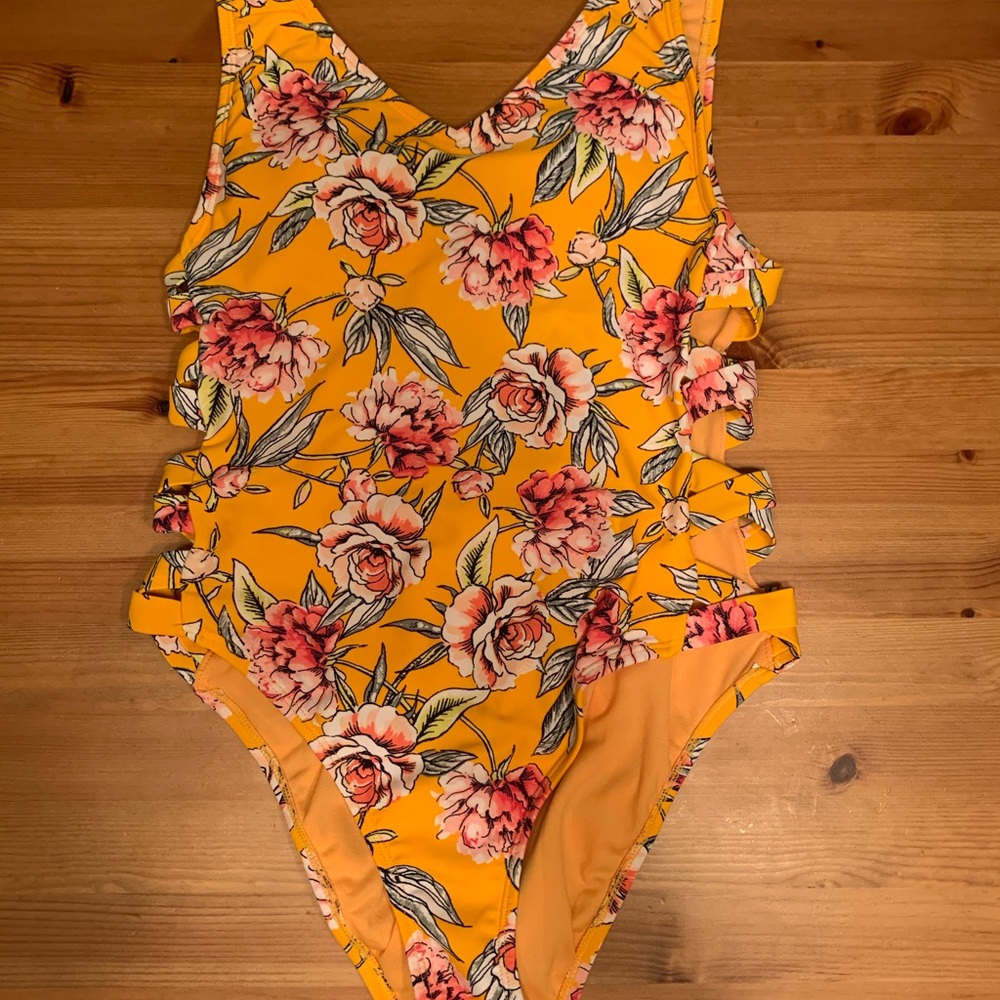 Floral one piece bathing suit (juniors)